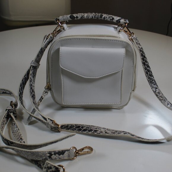 Free People Women\'s Backpack White With Animal Print Adjust Straps Faux Leather main image 9